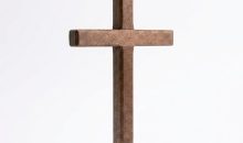 Christian Wooden Cross for Wall and Table, 7.87″ x 4.7″ Premium Small Handheld Prayer Cross with Hook, Spiritual Religious Gift for Christmas Baptism Altar Church Home Room Decor
