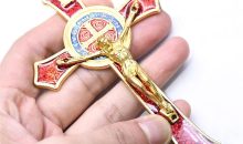 Bovemee Saint Benedict Benedictine Red Enamel 4.7X2.7 Inch Protection Wall Crucifix Cross Catholic San Benito Medalla Prayer Decoration