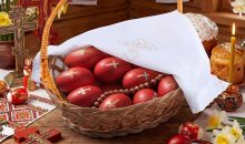 Yungyan Easter Orthodox Wicker Basket with 16″ Square Embroidered Cross Cloth Cover Pascha Gift Orthodox Pascha Baskets Religious Table Decoration Communion Prosphora Greek Church Altar
